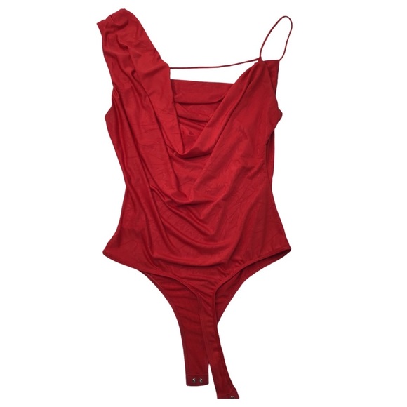 ASTR - ASYMMETRICAL BODYSUIT Salsa (color) - NWOT Size M - Picture 15 of 16